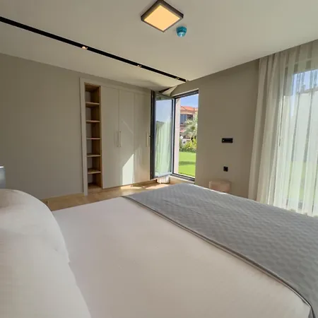 Modern 1-br With Pool Access Near G-3 38 * Ayvalı