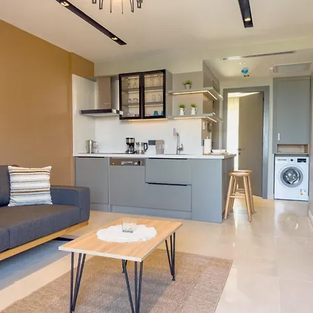 Modern 1-br With Pool Access Near G-3 38 아파트 *