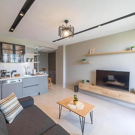아파트 Modern 1-br With Pool Access Near G-3 38 *